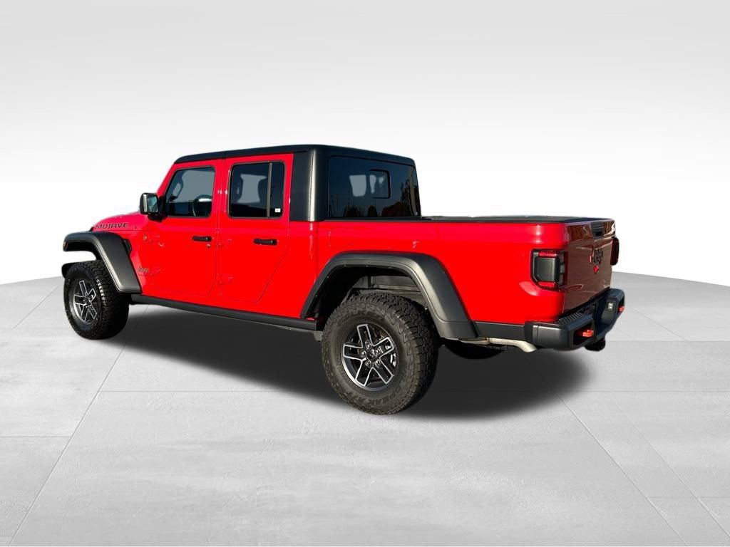 Used 2025 Jeep Gladiator Mojave w/ Convenience Group image 3
