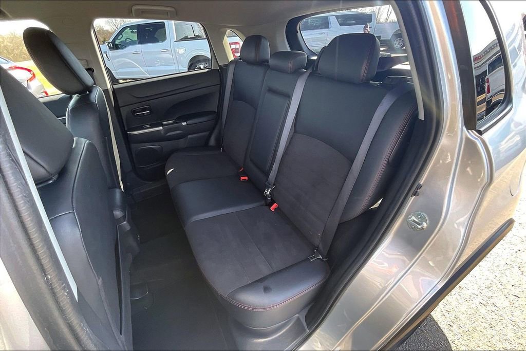 Used 2024 Mitsubishi Outlander Sport SE AWD/4WD image 24
