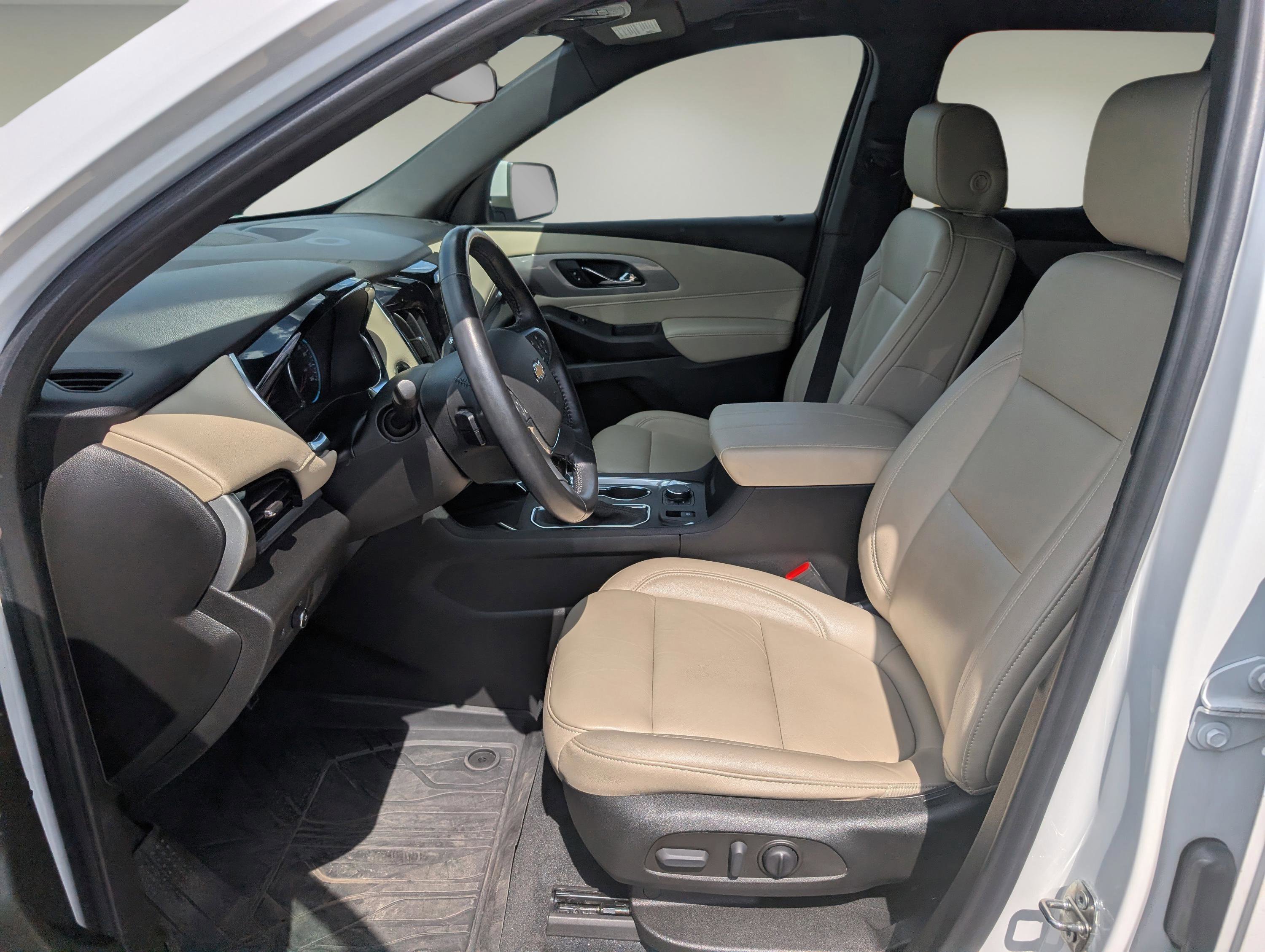 Used 2022 Chevrolet Traverse LT w/ LPO, Floor Liner Package image 10