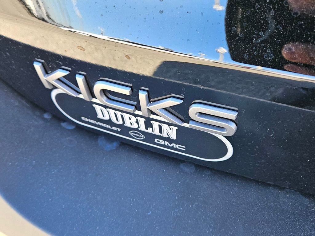 New 2026 Nissan Kicks SR image 9