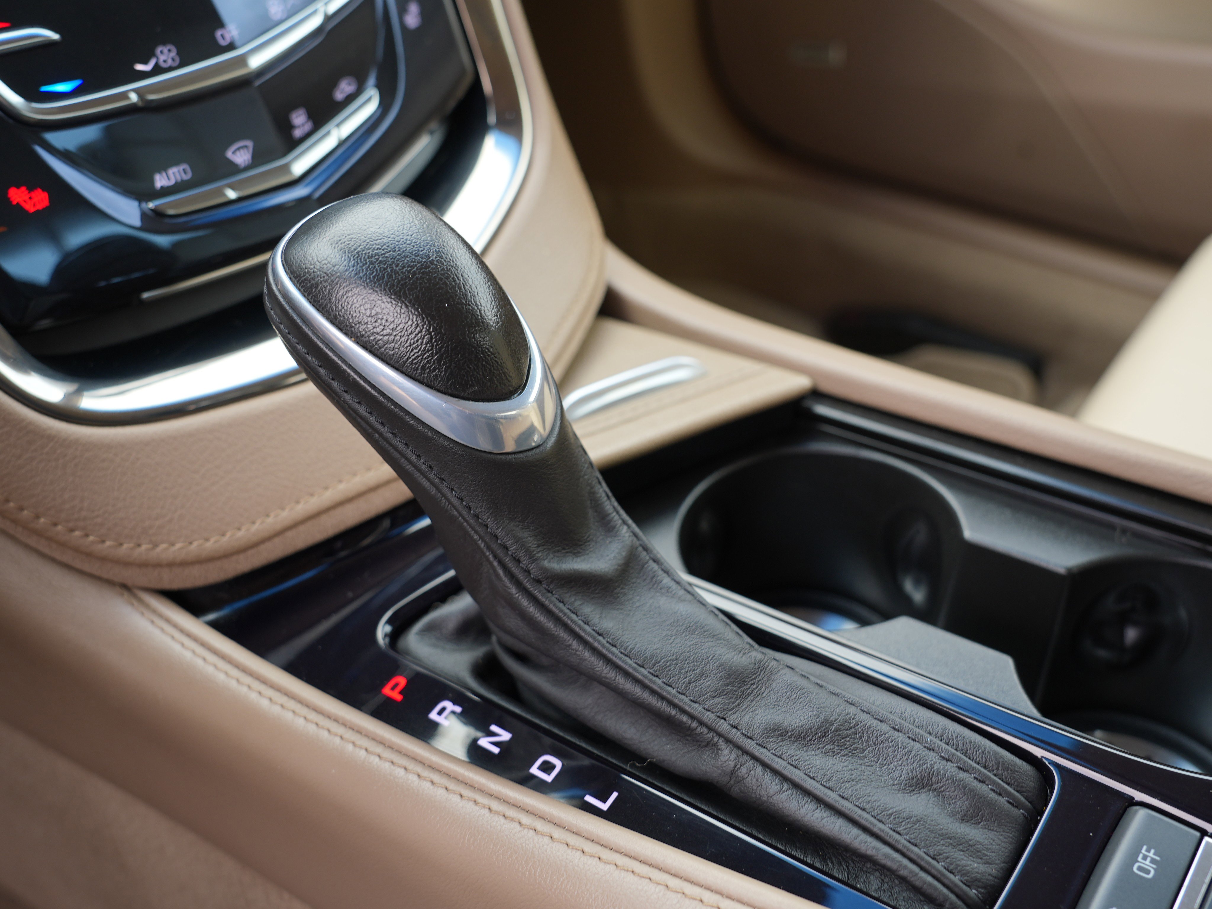 Used 2014 Cadillac ELR w/ Luxury Package image 28