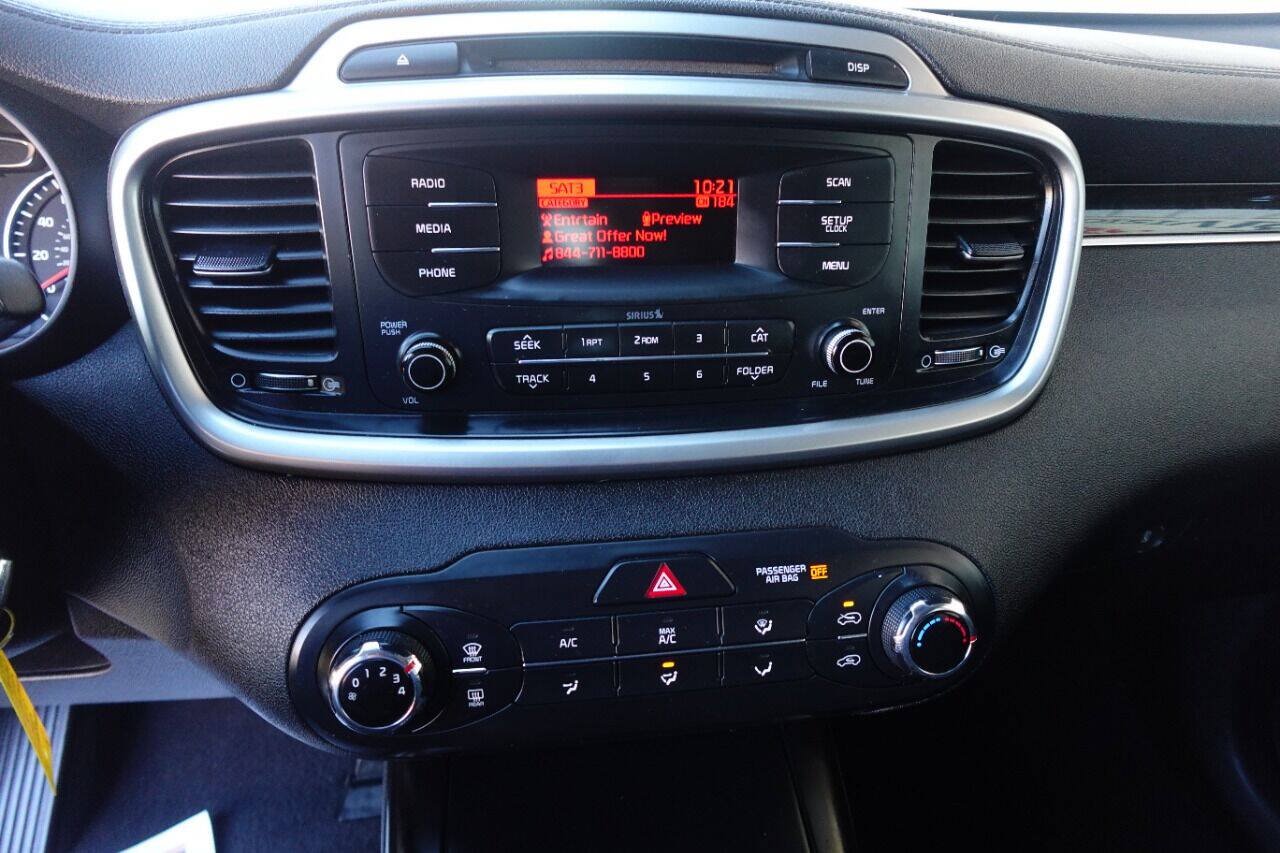 Used 2016 Kia Sorento L FWD image 22
