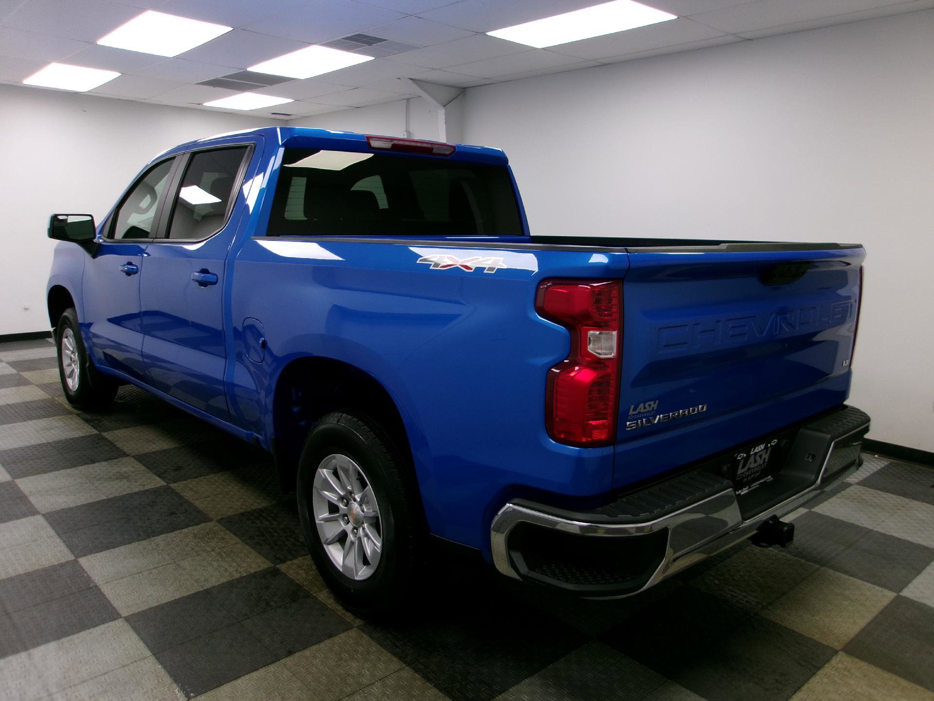 Used 2025 Chevrolet Silverado 1500 LT AWD/4WD image 2