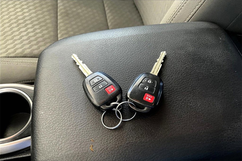 Used 2022 Toyota Tacoma SR5 image 36