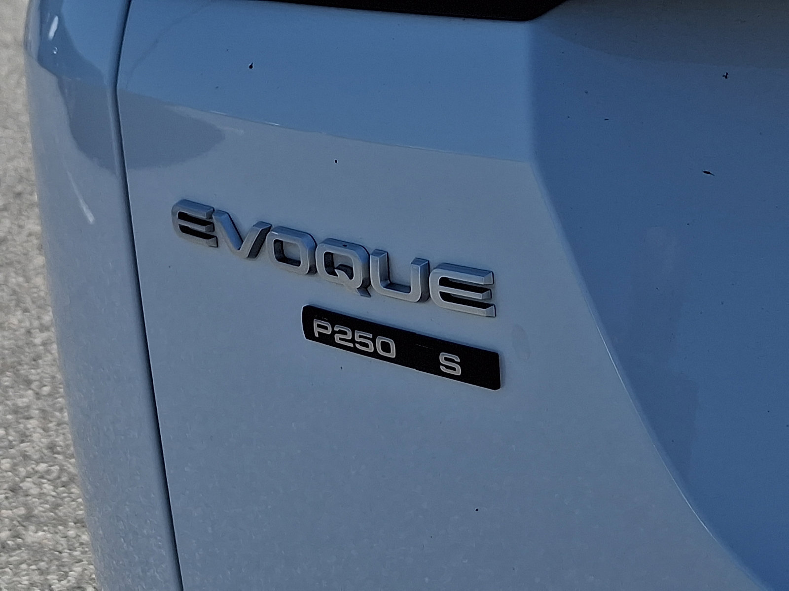 Used 2020 Land Rover Range Rover Evoque S image 31