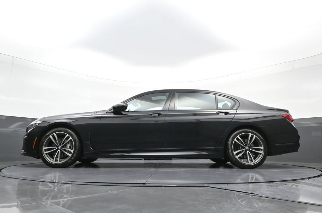 Used 2022 BMW 740i xDrive w/ M Sport Package image 26