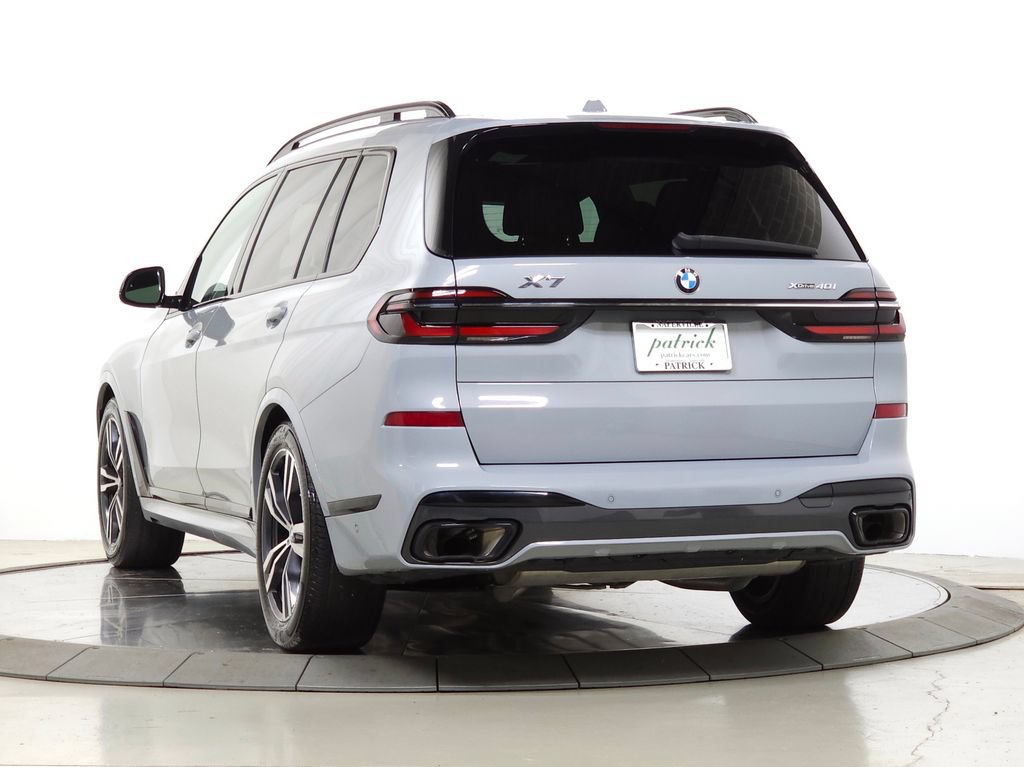 Used 2023 BMW X7 xDrive40i w/ M Sport Package AWD/4WD image 3