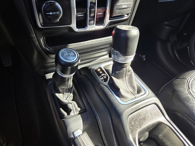 Used 2022 Jeep Wrangler Unlimited Sahara w/ Cold Weather Group AWD/4WD image 21