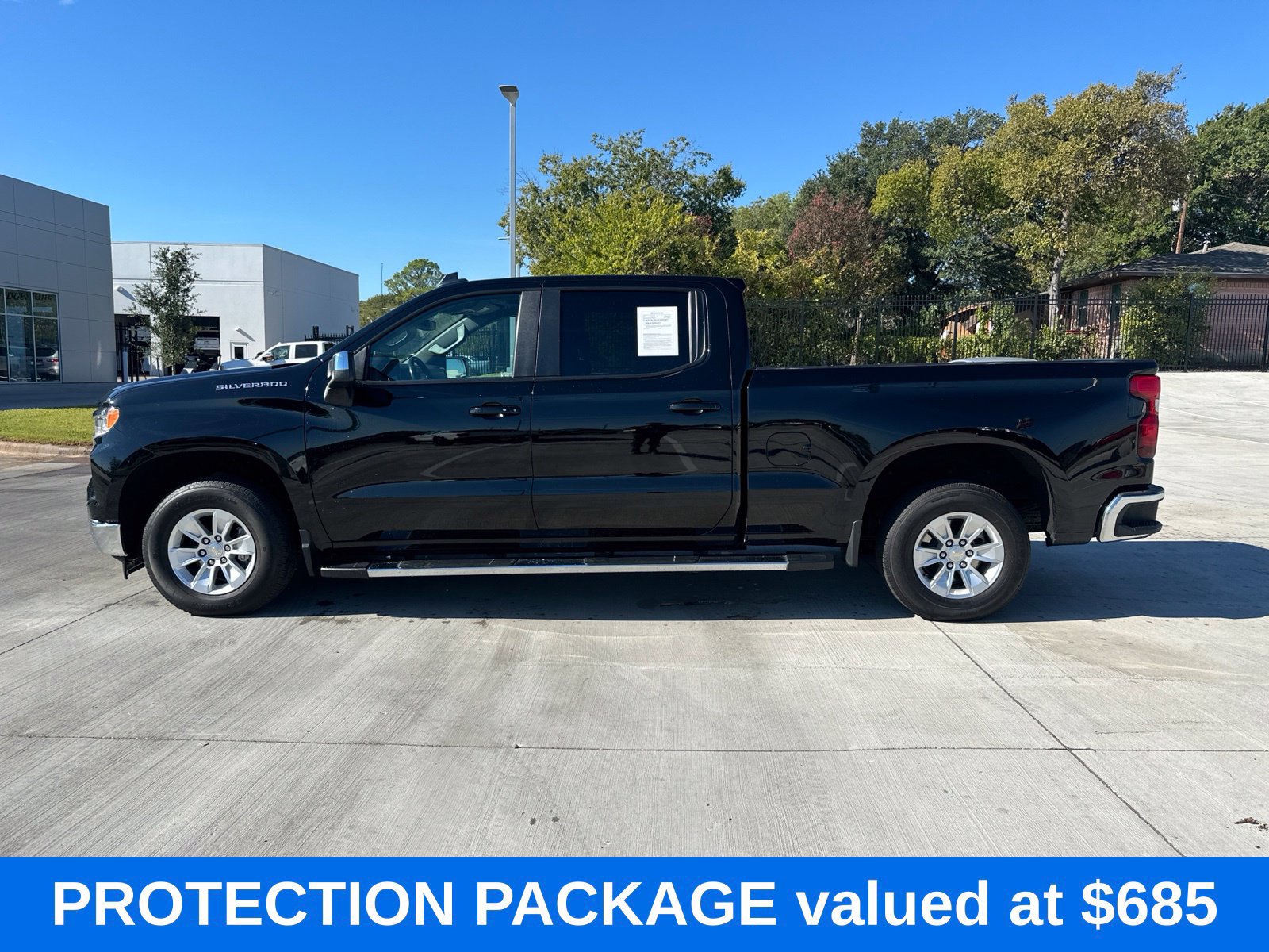 Used 2024 Chevrolet Silverado 1500 LT RWD image 2