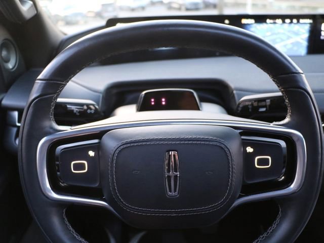 Used 2025 Lincoln Navigator L Reserve w/ Jet Appearance Package image 24