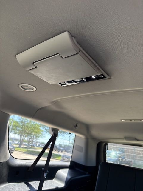 Used 2017 GMC Yukon XL SLT w/ Open Road Package image 18