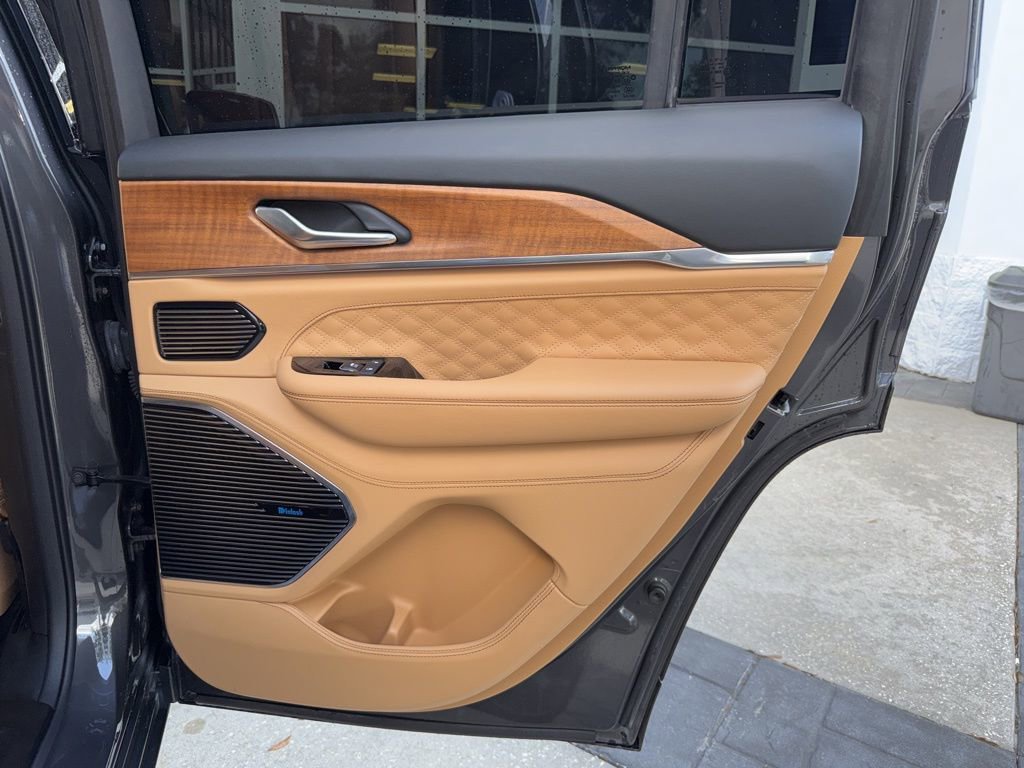 Used 2022 Jeep Grand Cherokee Summit image 26