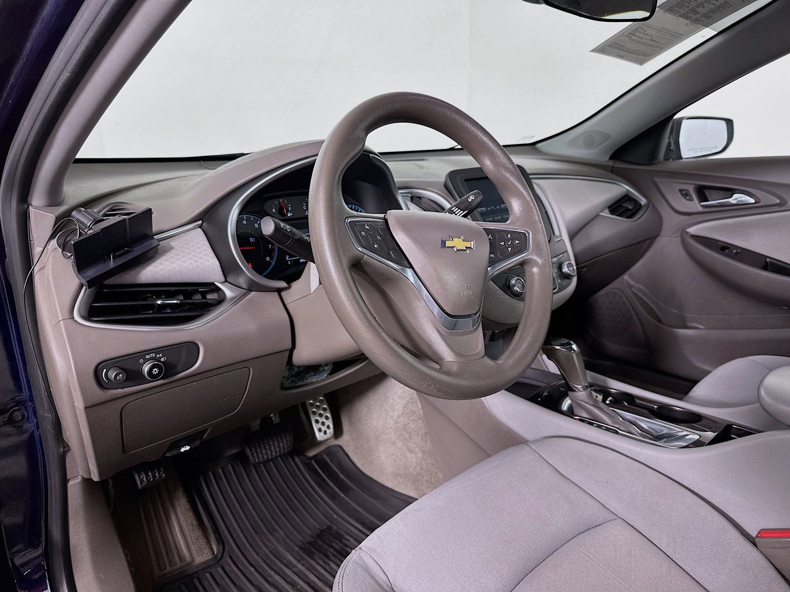 Used 2016 Chevrolet Malibu LS image 10