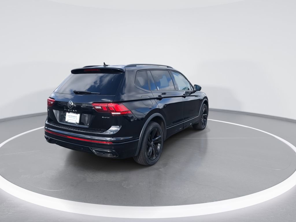 Used 2023 Volkswagen Tiguan SE R-Line image 8