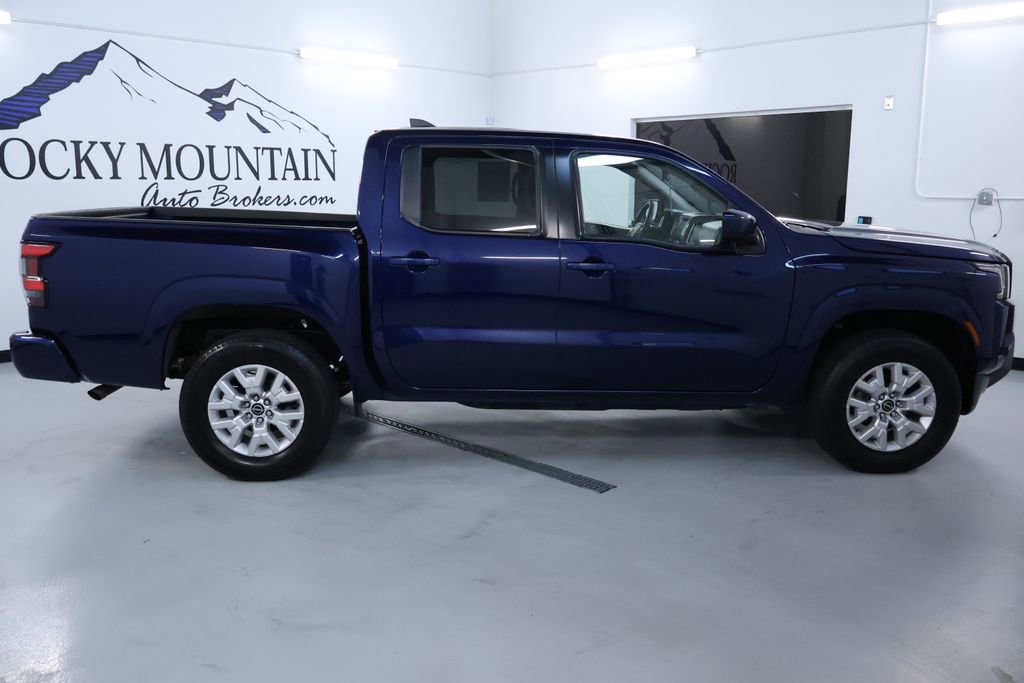 Used 2023 Nissan Frontier SV image 8