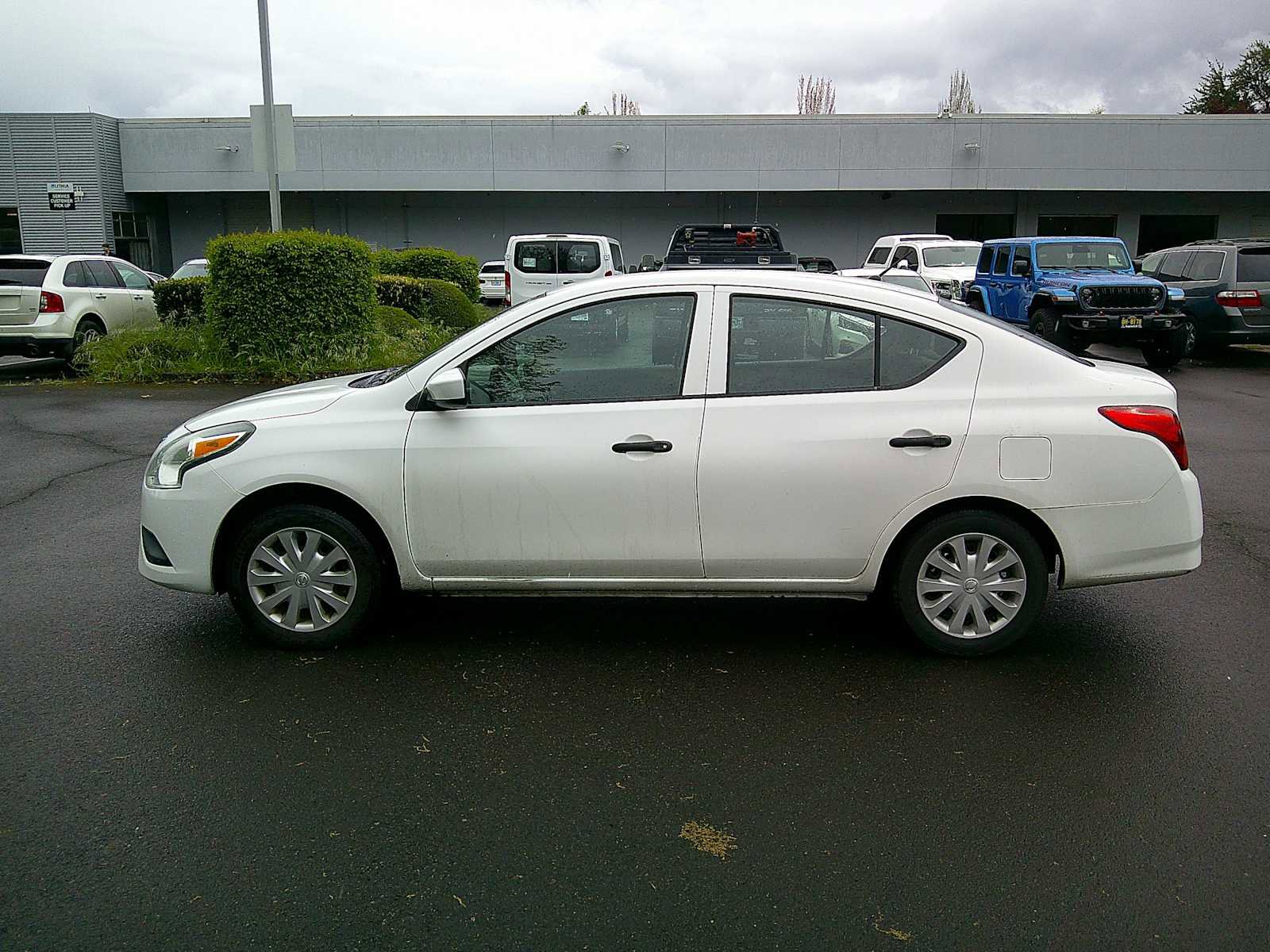Used 2017 Nissan Versa S image 2