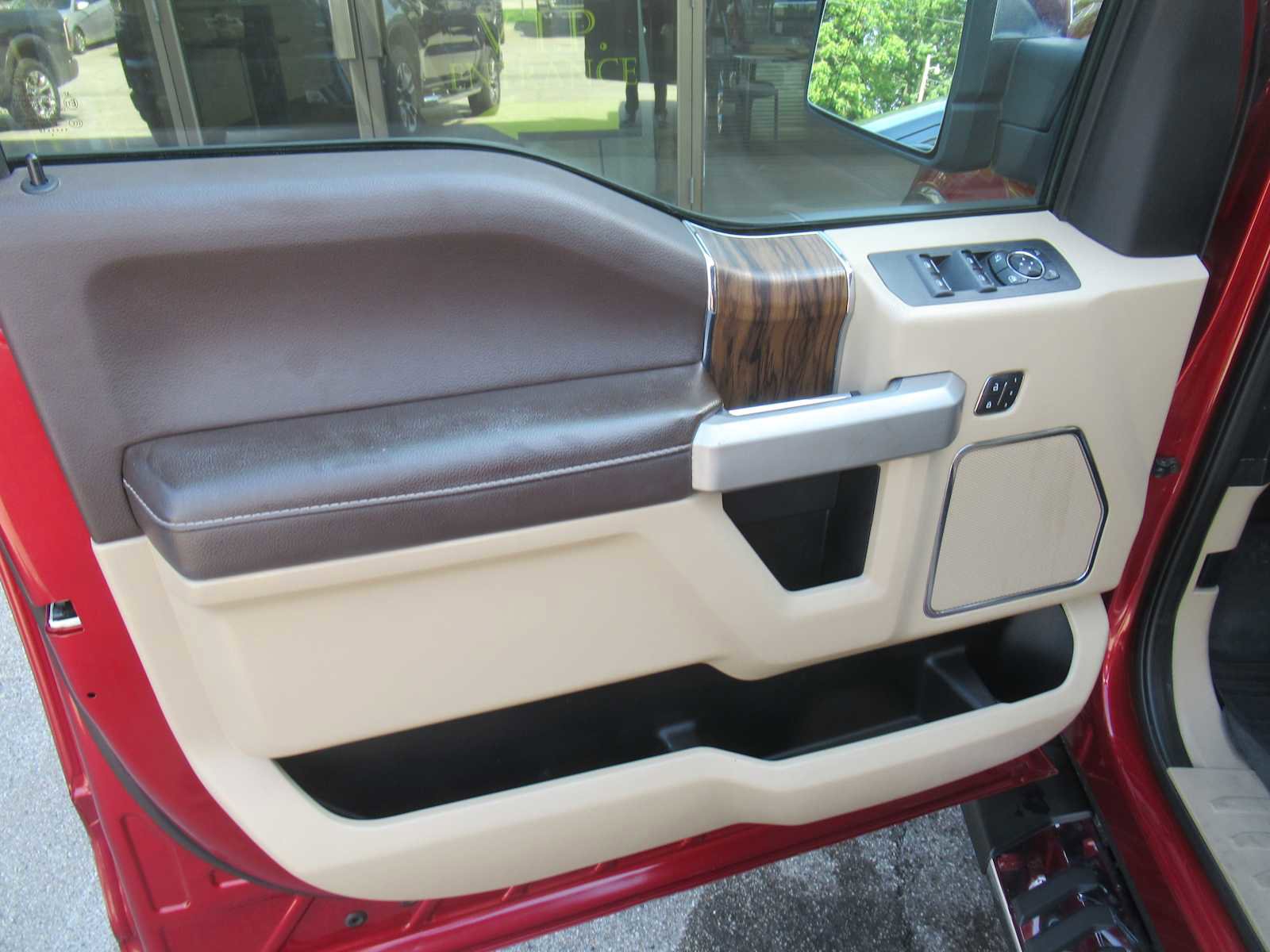 Used 2019 Ford F150 Lariat w/ Equipment Group 502A Luxury image 20