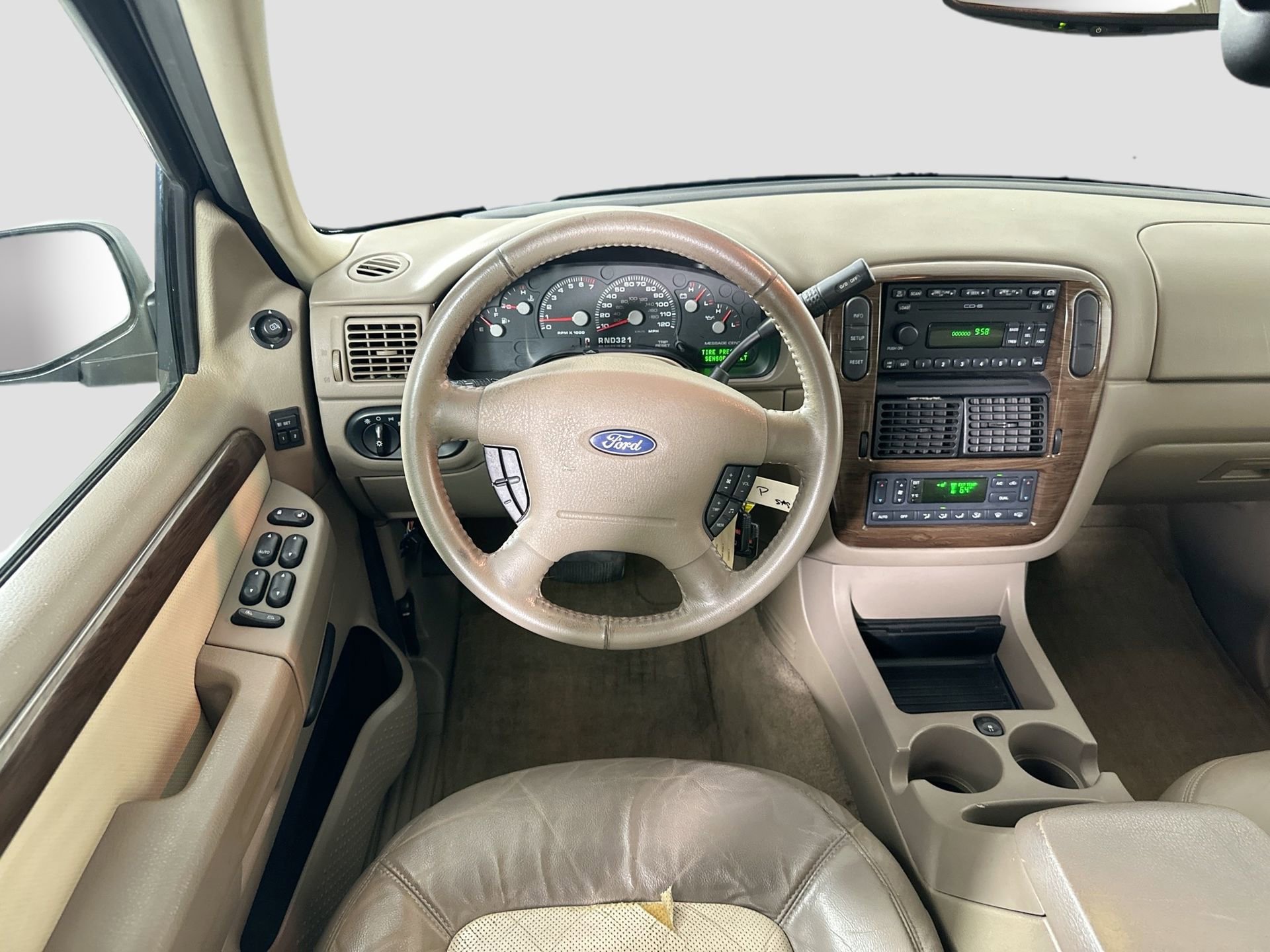 Used 2005 Ford Explorer Eddie Bauer image 18