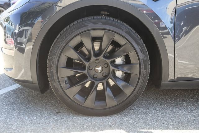 Used 2024 Tesla Model Y Long Range AWD/4WD image 12