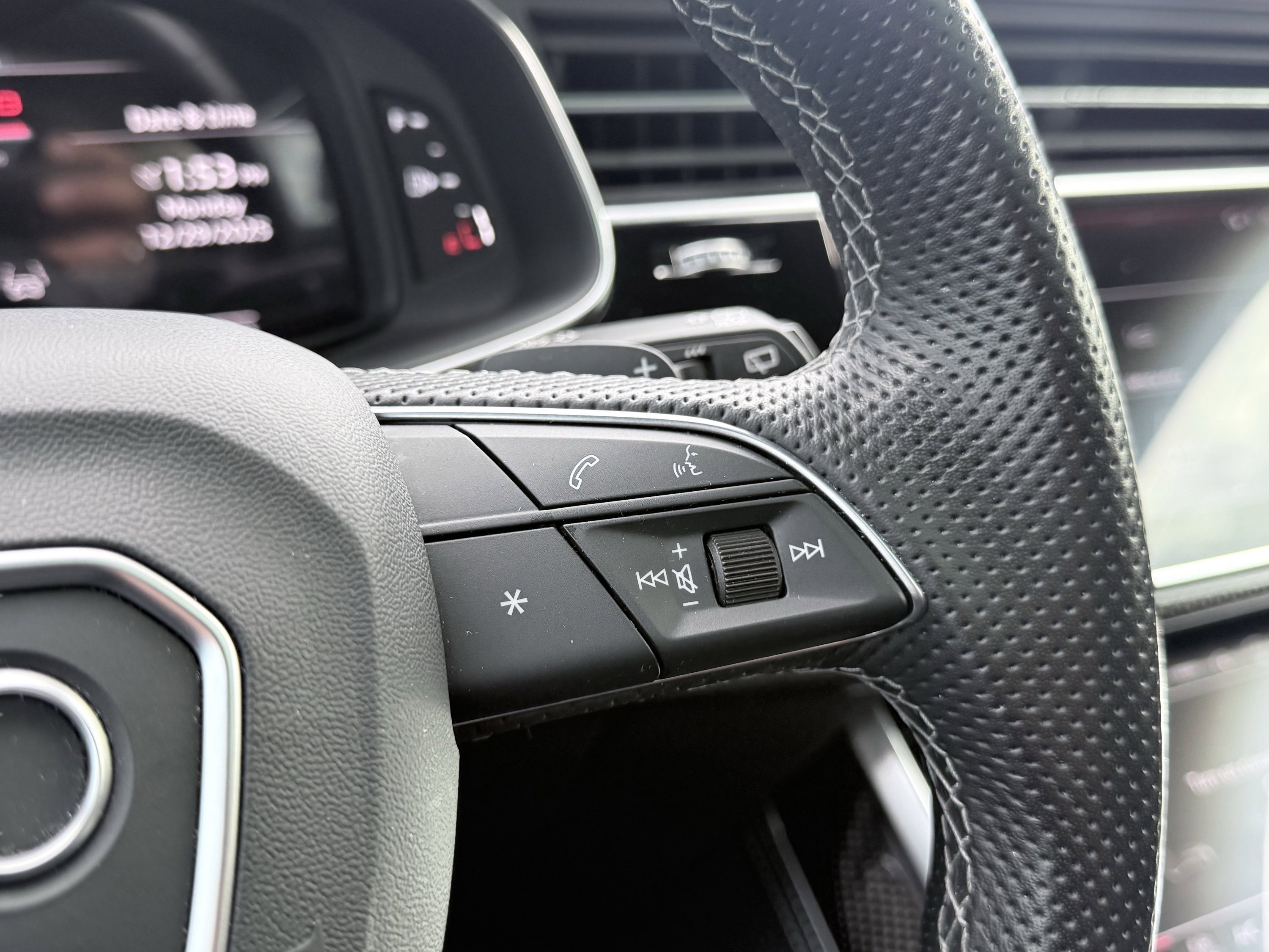 Used 2023 Audi SQ8 Prestige image 64