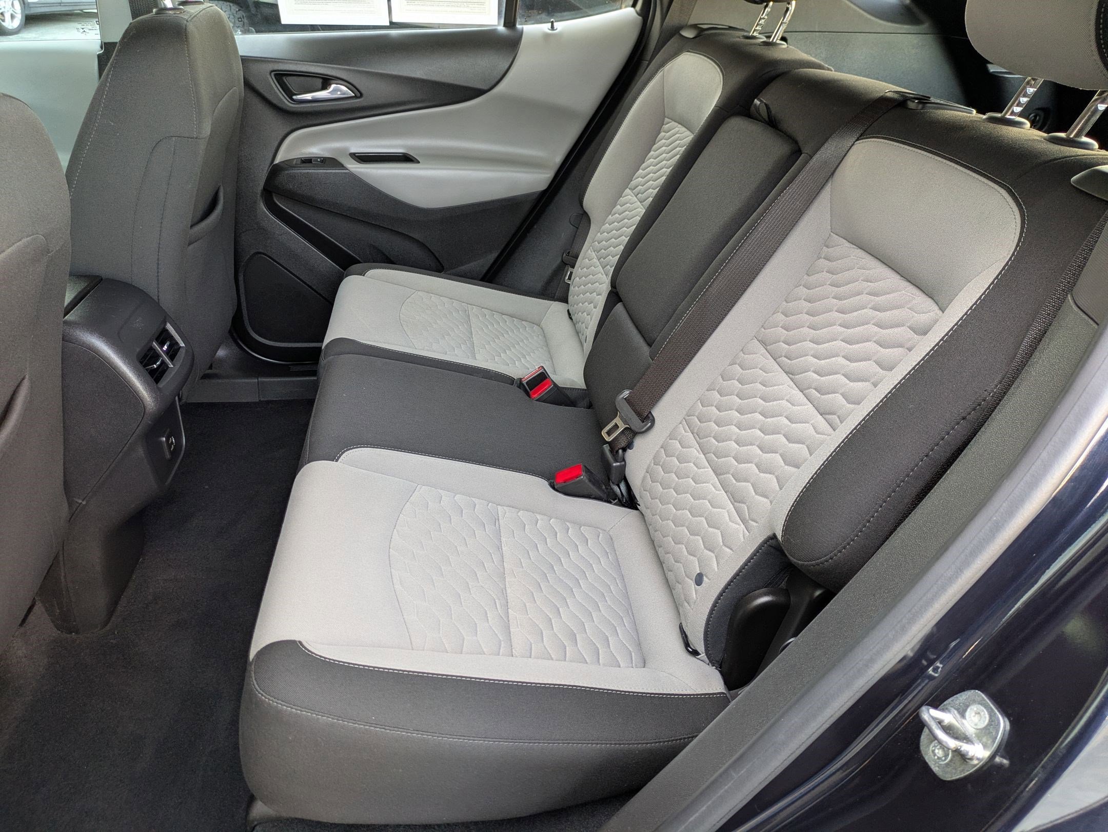 Used 2020 Chevrolet Equinox LS image 24