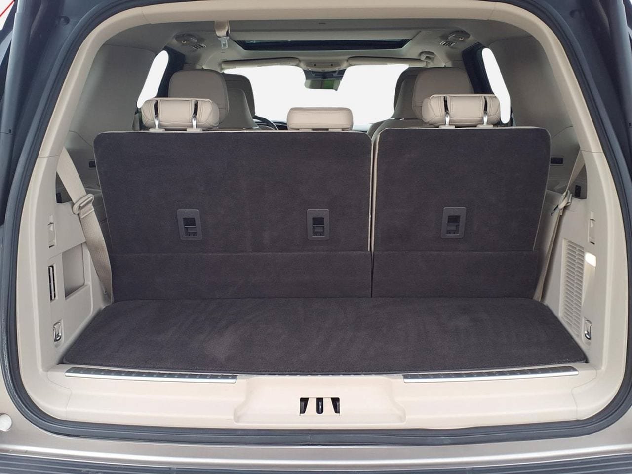 Used 2019 Lincoln Navigator Reserve AWD/4WD image 5