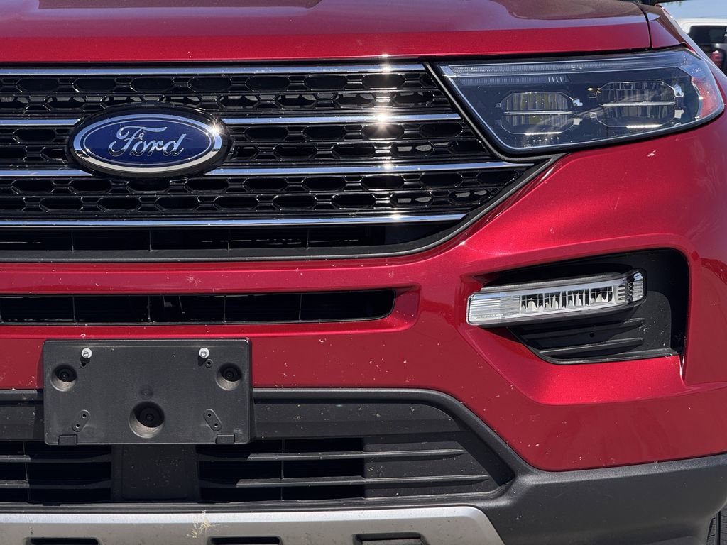 Used 2020 Ford Explorer XLT w/ Equipment Group 202A AWD/4WD image 8