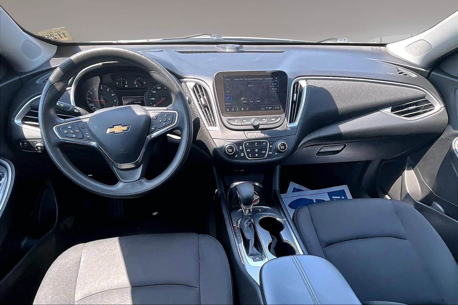 Used 2025 Chevrolet Malibu LT FWD image 7