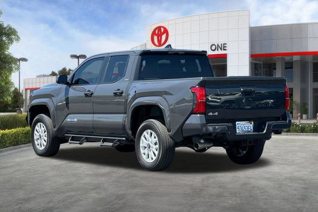 Used 2025 Toyota Tacoma SR5 AWD/4WD image 6