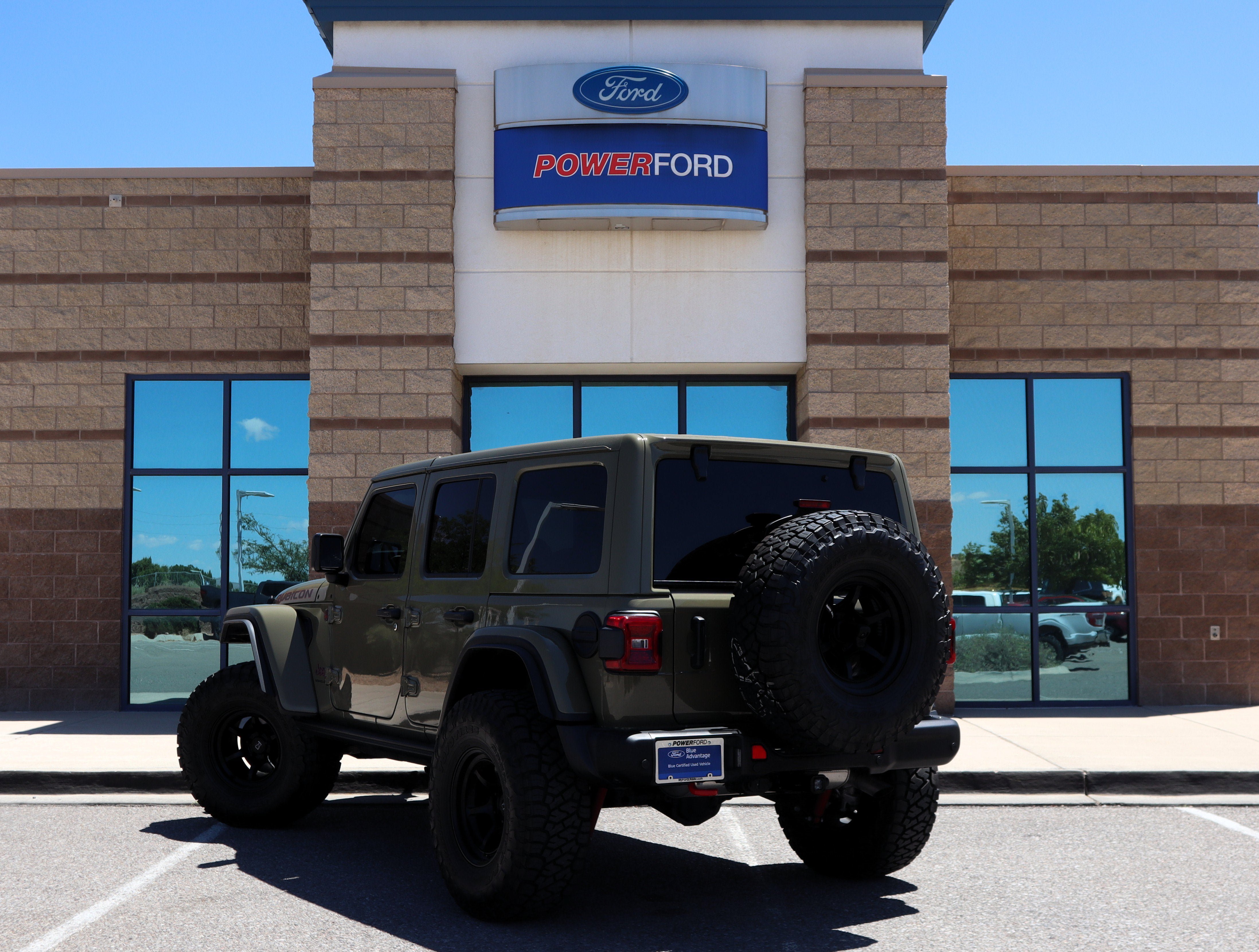 Used 2025 Jeep Wrangler Unlimited Rubicon AWD/4WD image 8