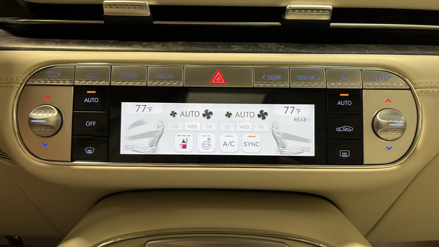 Used 2025 Genesis G90 3.5T AWD/4WD image 18