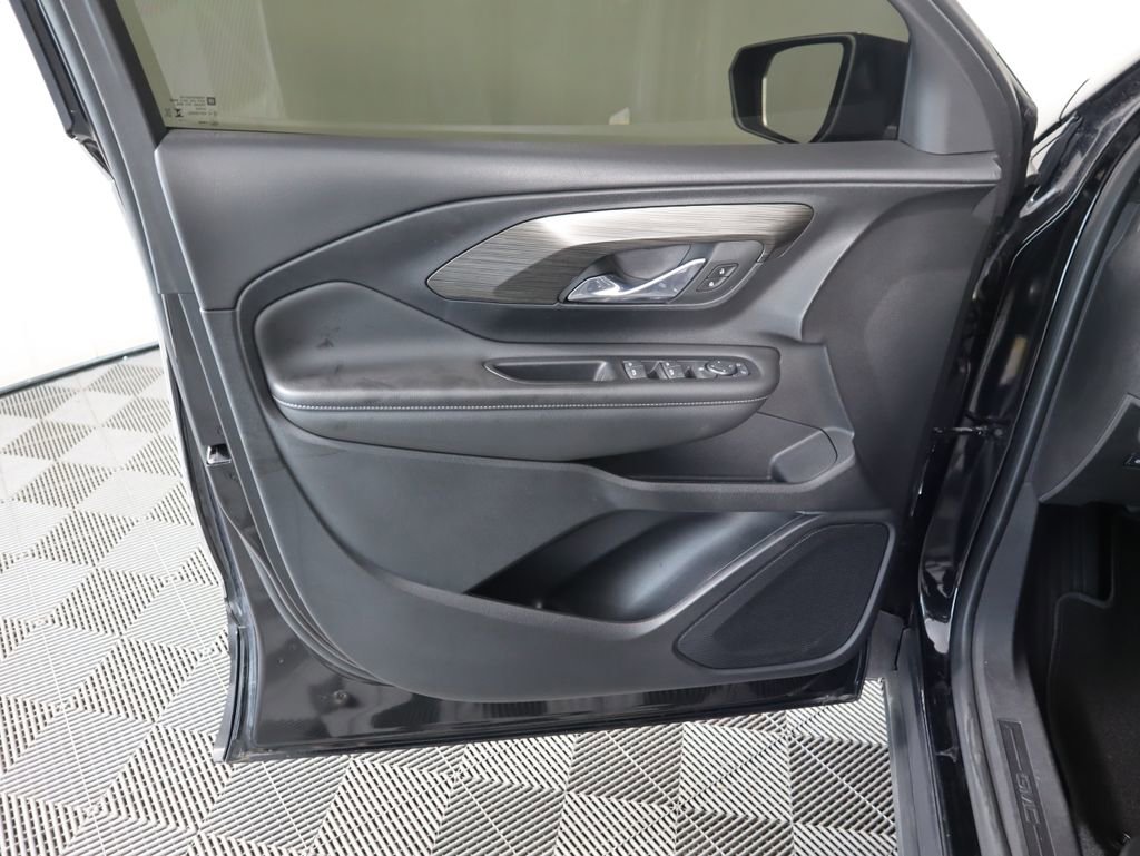 Used 2023 GMC Terrain SLE w/ Driver Convenience Package image 24