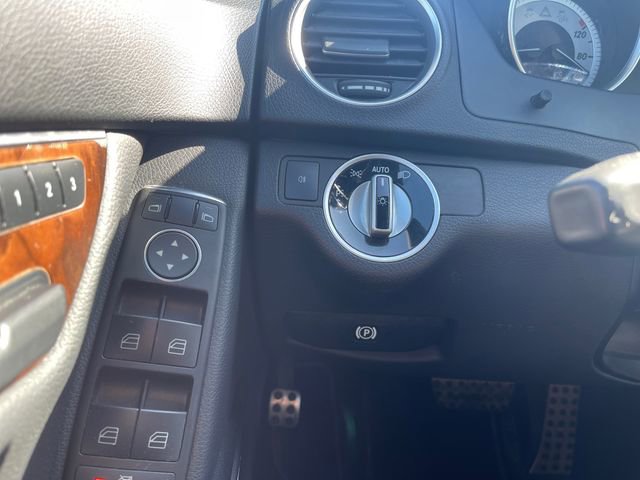 Used 2012 Mercedes-Benz C 300 4MATIC Sedan image 19
