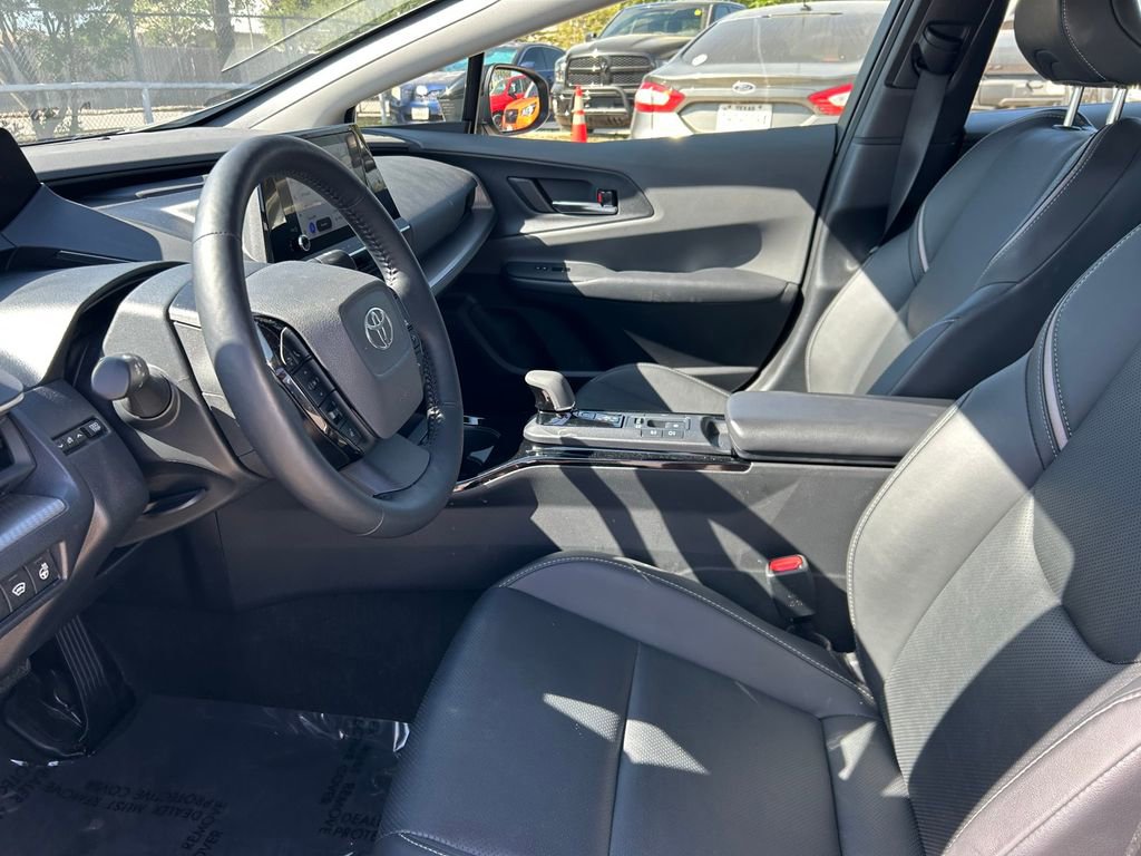 Used 2025 Toyota Prius XLE FWD image 11