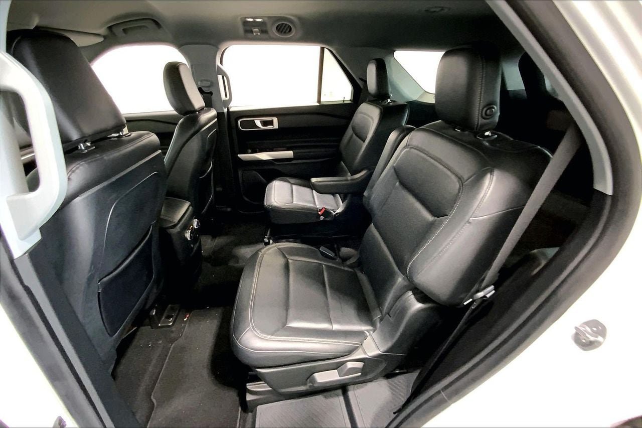 Used 2020 Ford Explorer XLT w/ Equipment Group 202A RWD image 24