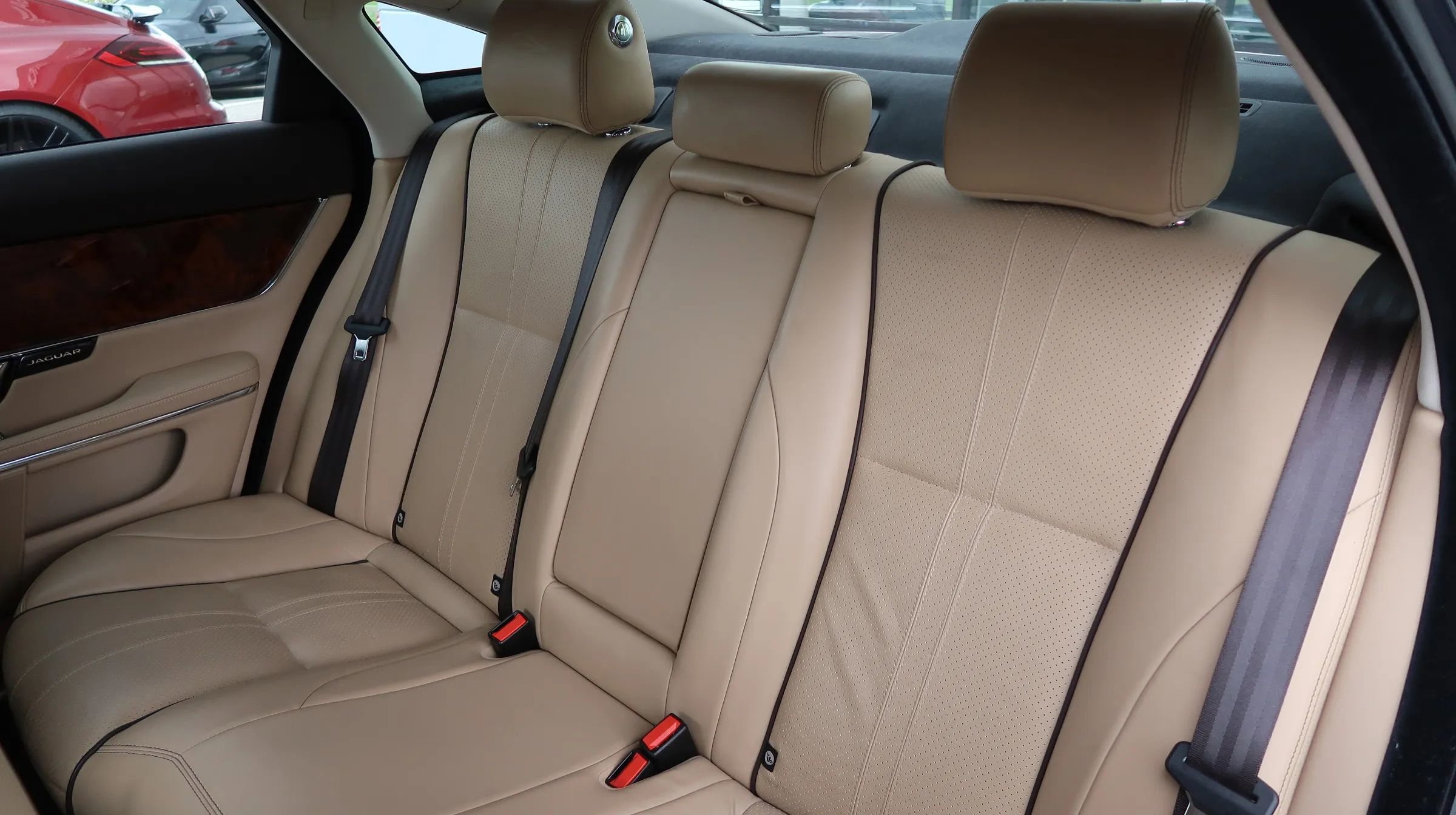 Used 2019 Jaguar XJ R-Sport RWD image 21