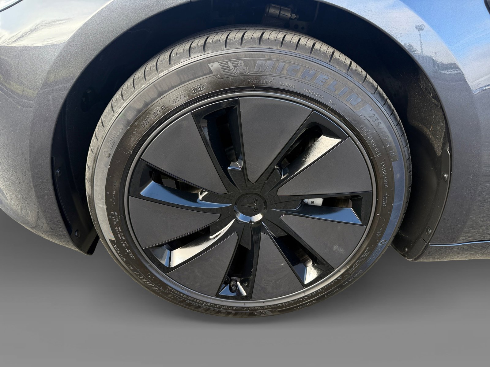 Used 2024 Tesla Model 3 Standard Range image 9