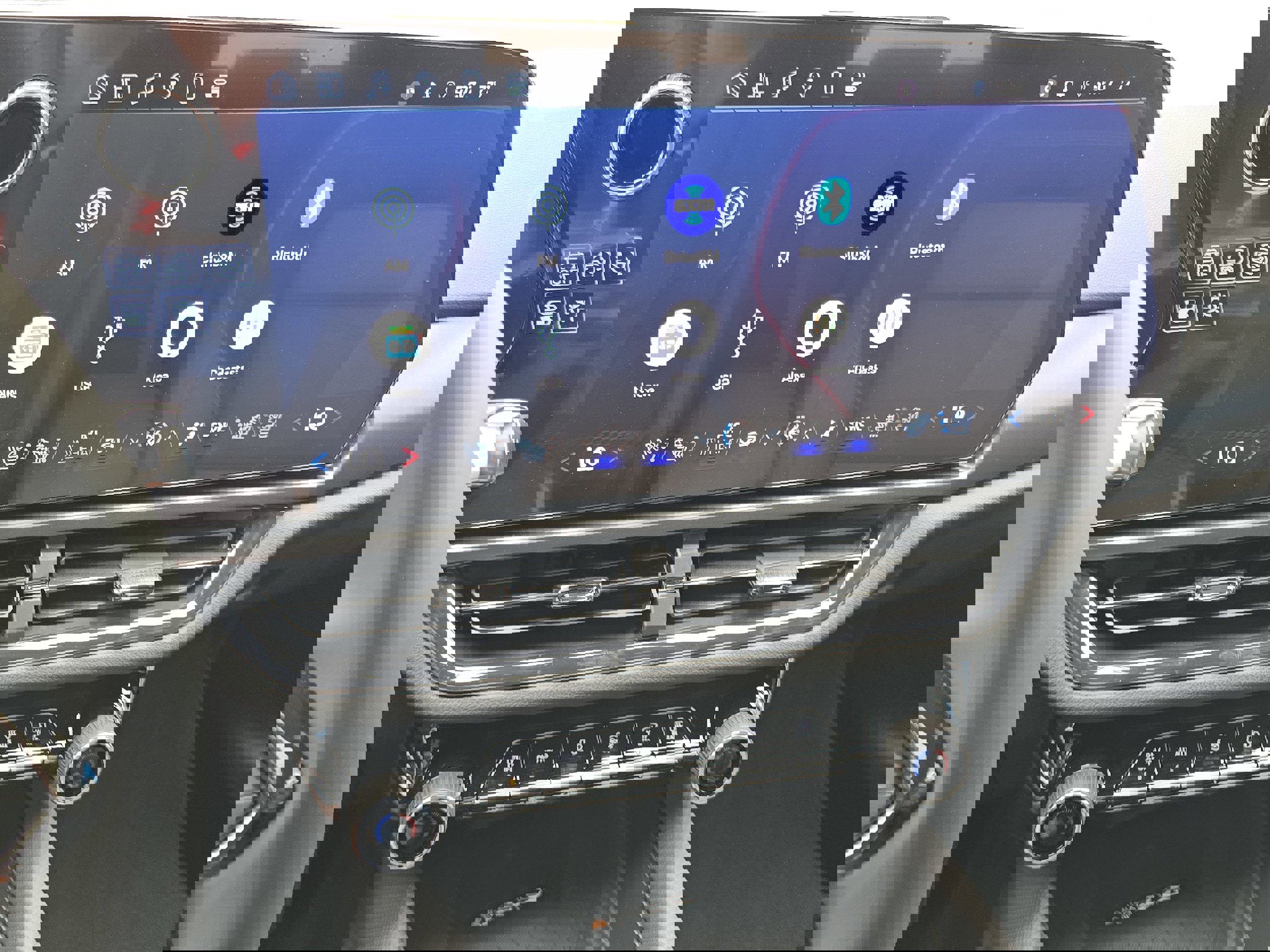 New 2025 Chevrolet Equinox EV RS image 16