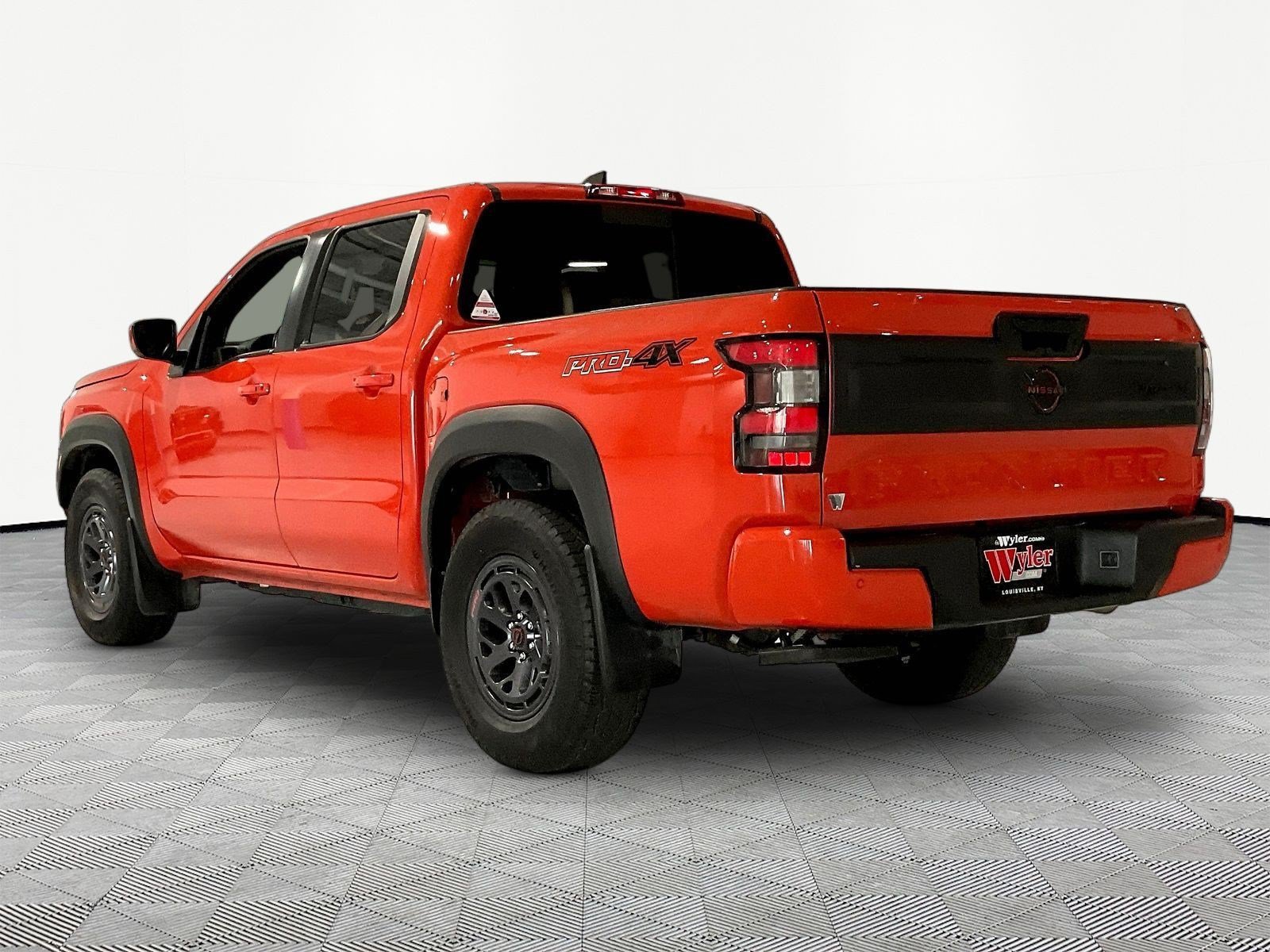 Used 2025 Nissan Frontier PRO-4X w/ Interior Protection Package AWD/4WD image 4