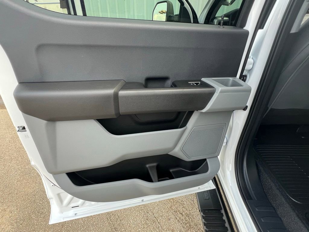 New 2026 Ford F450 XL w/ XL Chrome Package image 16