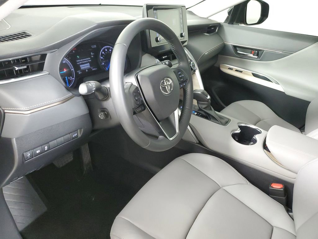 Used 2022 Toyota Venza XLE AWD/4WD image 21
