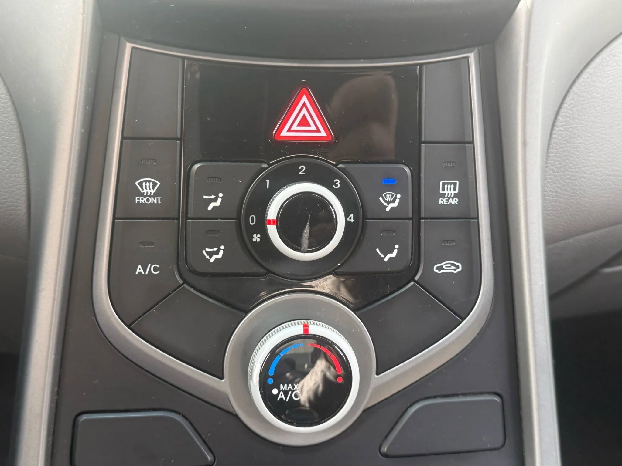 Used 2016 Hyundai Elantra SE image 23