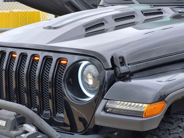 Used 2023 Jeep Wrangler Unlimited Sahara AWD/4WD image 7