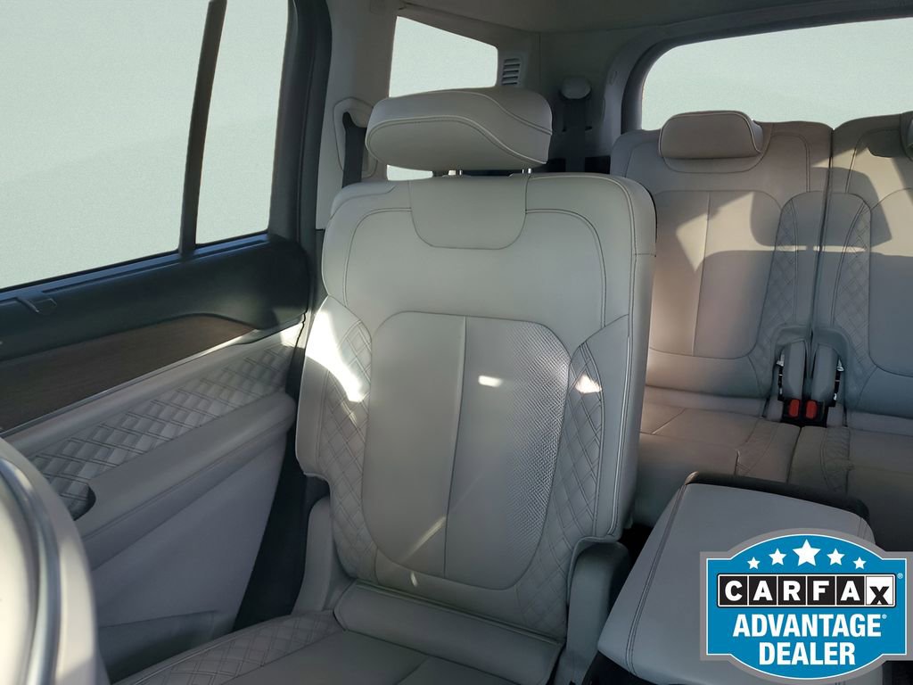 Used 2023 Jeep Grand Cherokee L Summit w/ Luxury Tech Group V image 15