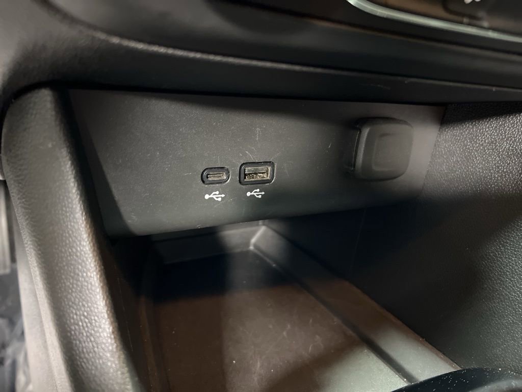 Used 2025 Buick Encore GX Preferred image 23