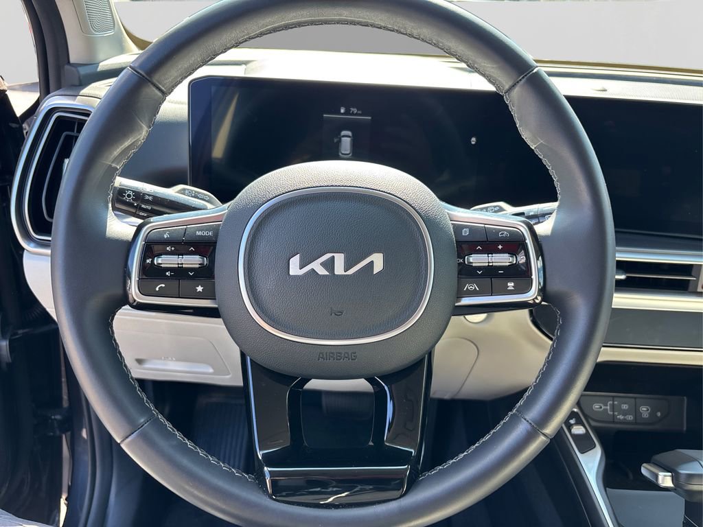 Certified 2025 Kia Sorento S image 22