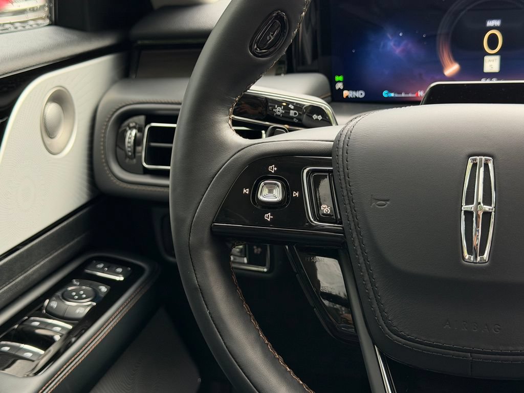 New 2026 Lincoln Aviator Reserve w/ Luxury Package AWD/4WD image 14