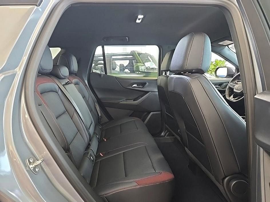 Used 2025 Chevrolet Equinox RS w/ Safety and Technology Package image 31