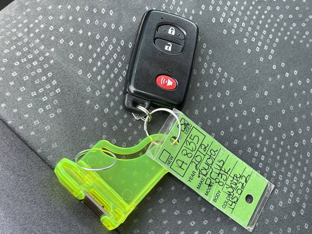 Used 2012 Toyota Prius V Three FWD image 31