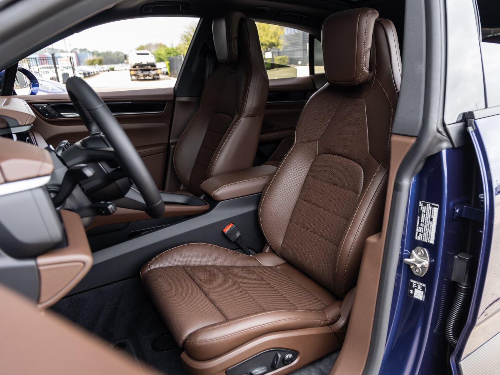 New 2026 Porsche Macan 4 Electric AWD/4WD image 5